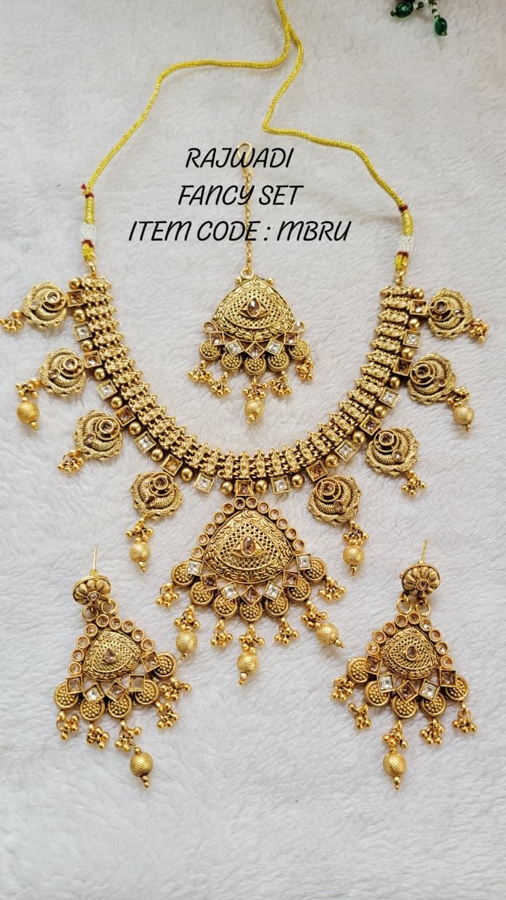 472628f3-5b41-4d1c-add6-9c5abc285c66 Rajwari set - Image 1