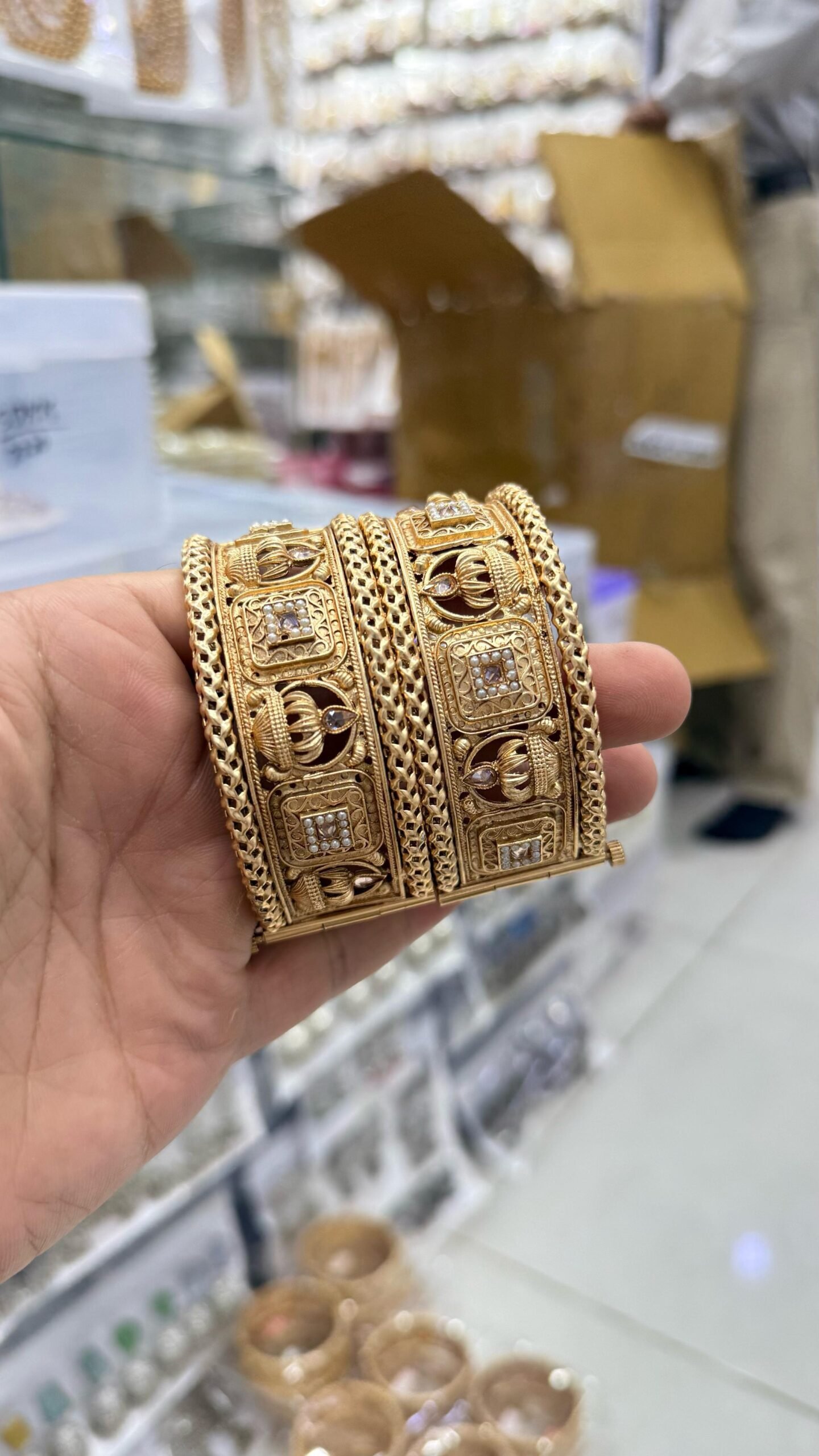 5abd0c12-8a85-45e8-aaf8-4865dafec7cd Rajwari bangles openable - Image 1