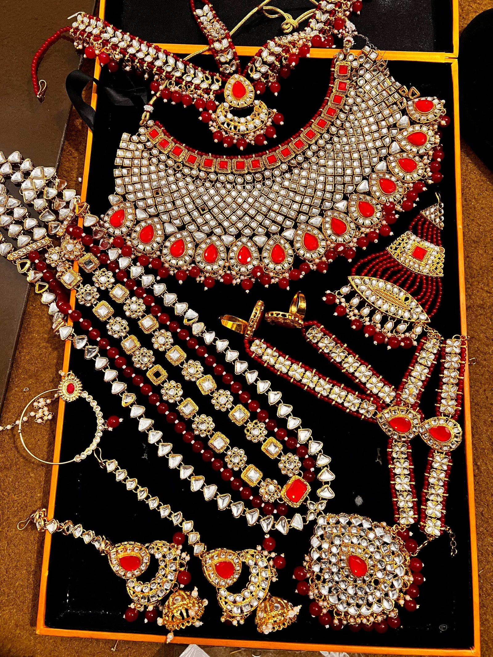 17e06672-dc15-48ff-afeb-bf65723eef6f Dulhan set - Image 1