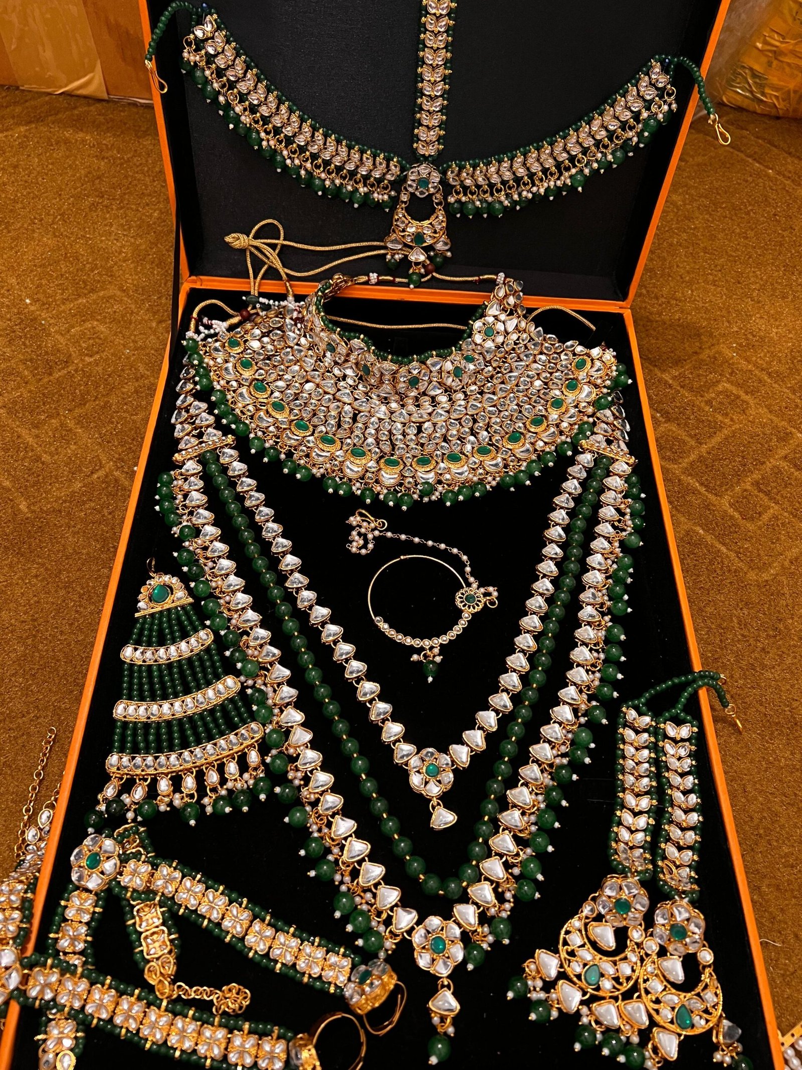 22b4313f-09b1-4f90-8c04-502fc3da7848 Dulhan set - Image 1