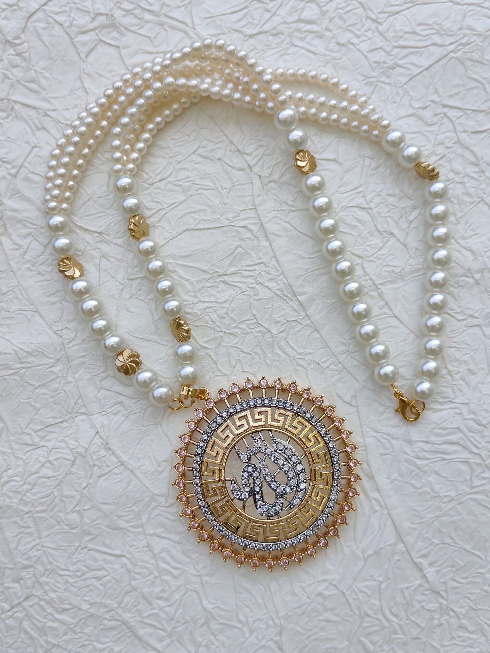 92f65836-973d-4a0d-a1a3-98dcbe51de0d Calligraphy pendant - Image 1