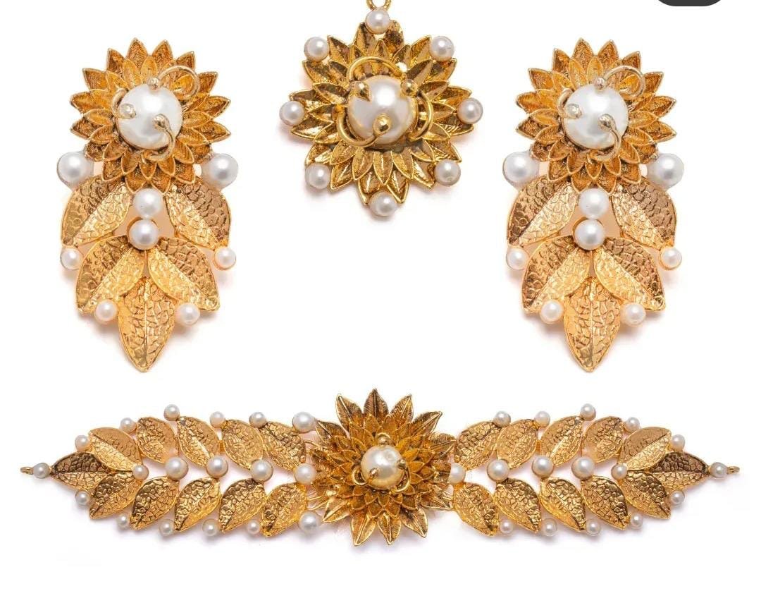 9f4b6279-cfa5-4de9-a7b6-acb43c8f5dd2 Designer flower set - Image 1