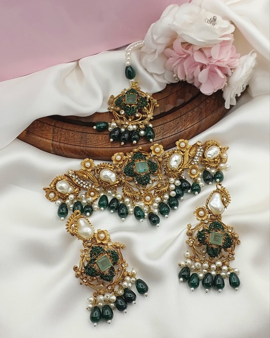 IMG-20251106-WA0408 Designer choker - Image 1