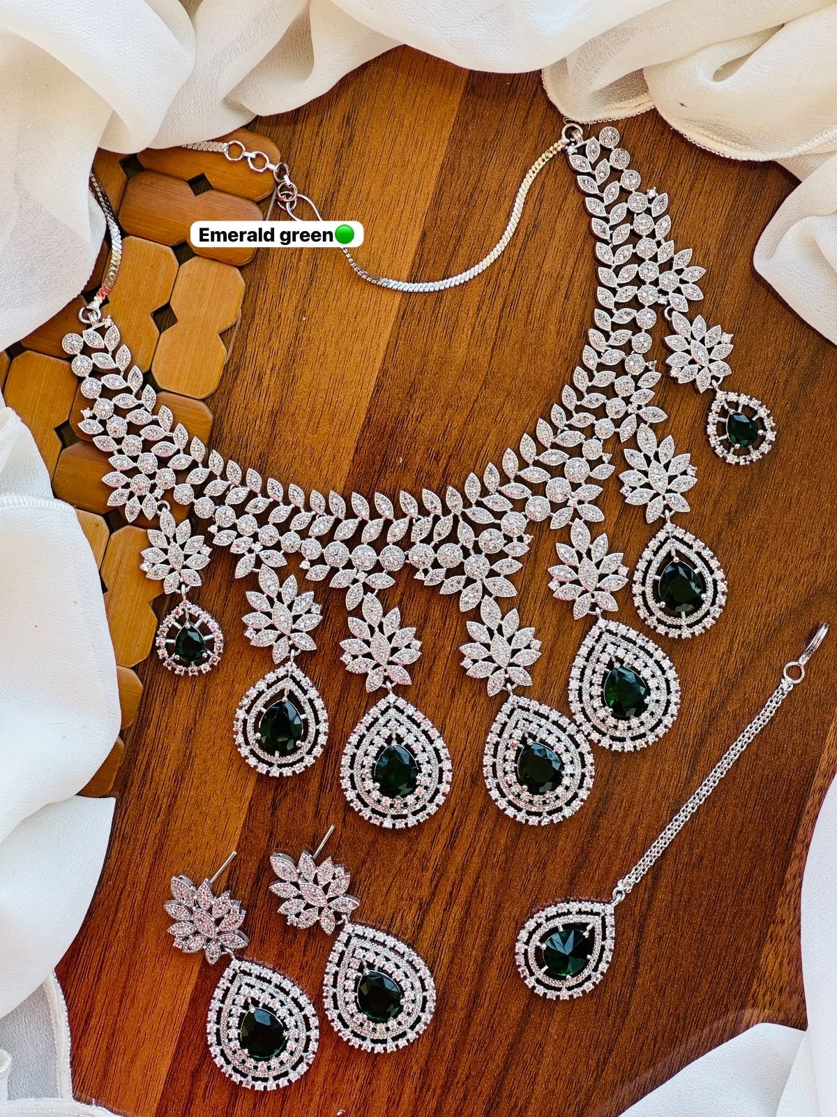 c365b137-77e4-4dc5-a3ec-ac4832c3432e Zircon american diamond cut set - Image 1