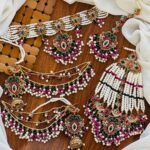 Naura choker with sahrey earings
