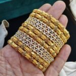 Goldplatted 8 pcs bangles