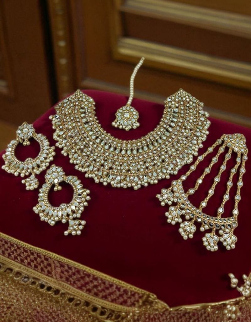 IMG-20251125-WA0184 Kundan set with jhumar - Image 1