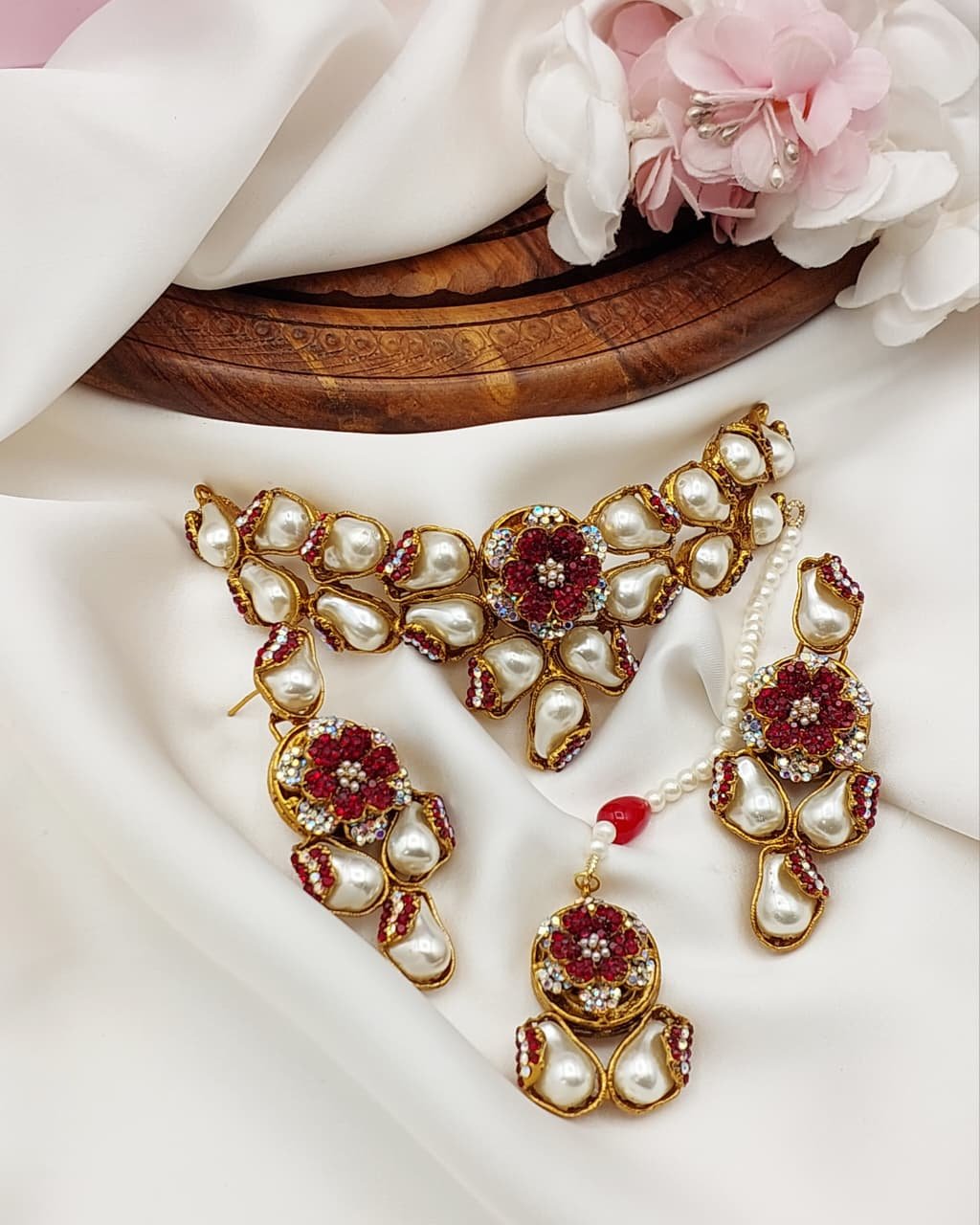 IMG-20251125-WA1032 Motherpearl choker - Image 1