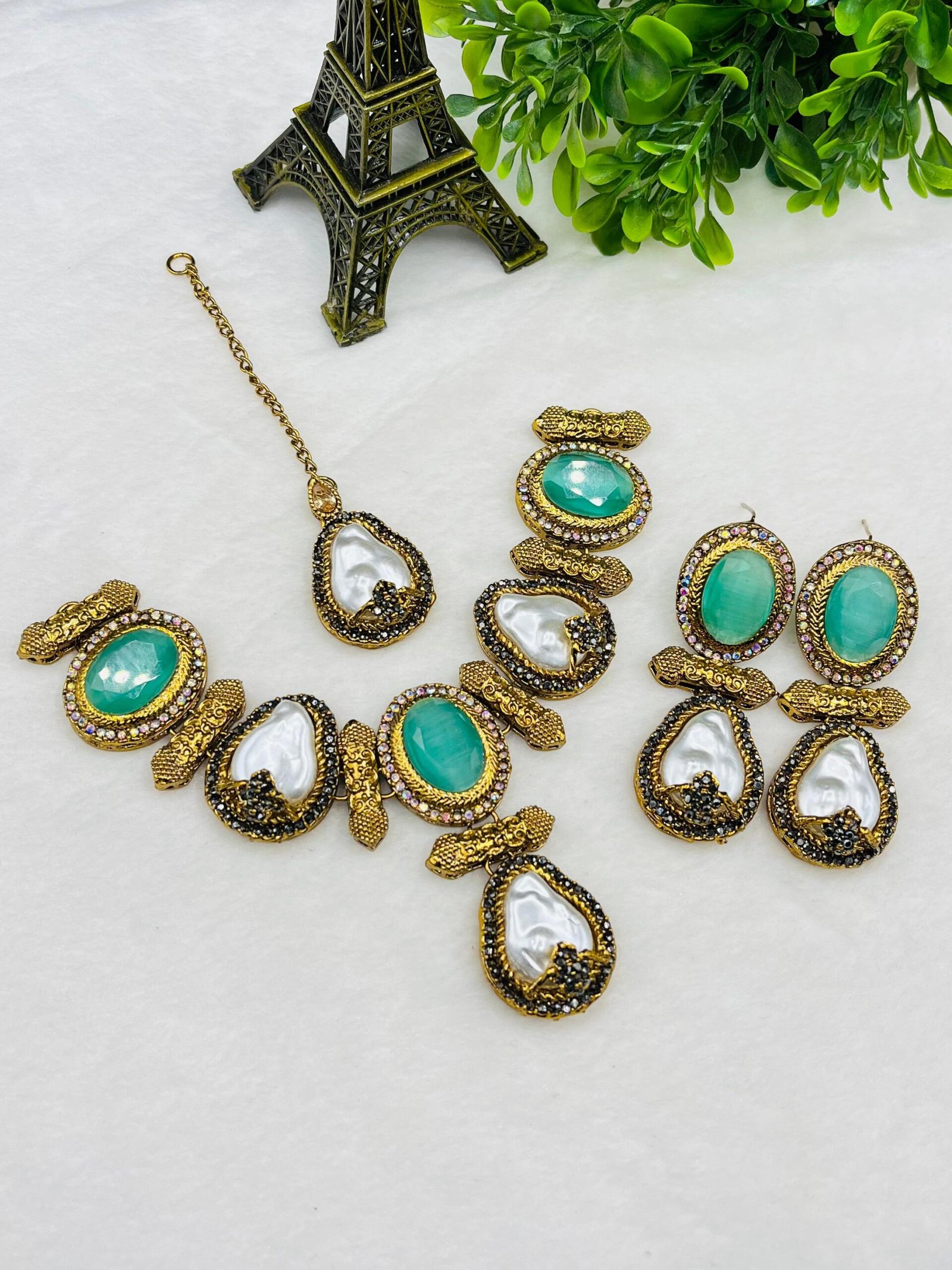 IMG-20260113-WA1360 Beautiful necklace - Image 1