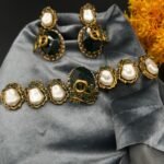 Motherpearl stone choker