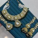 Traditional kundan set