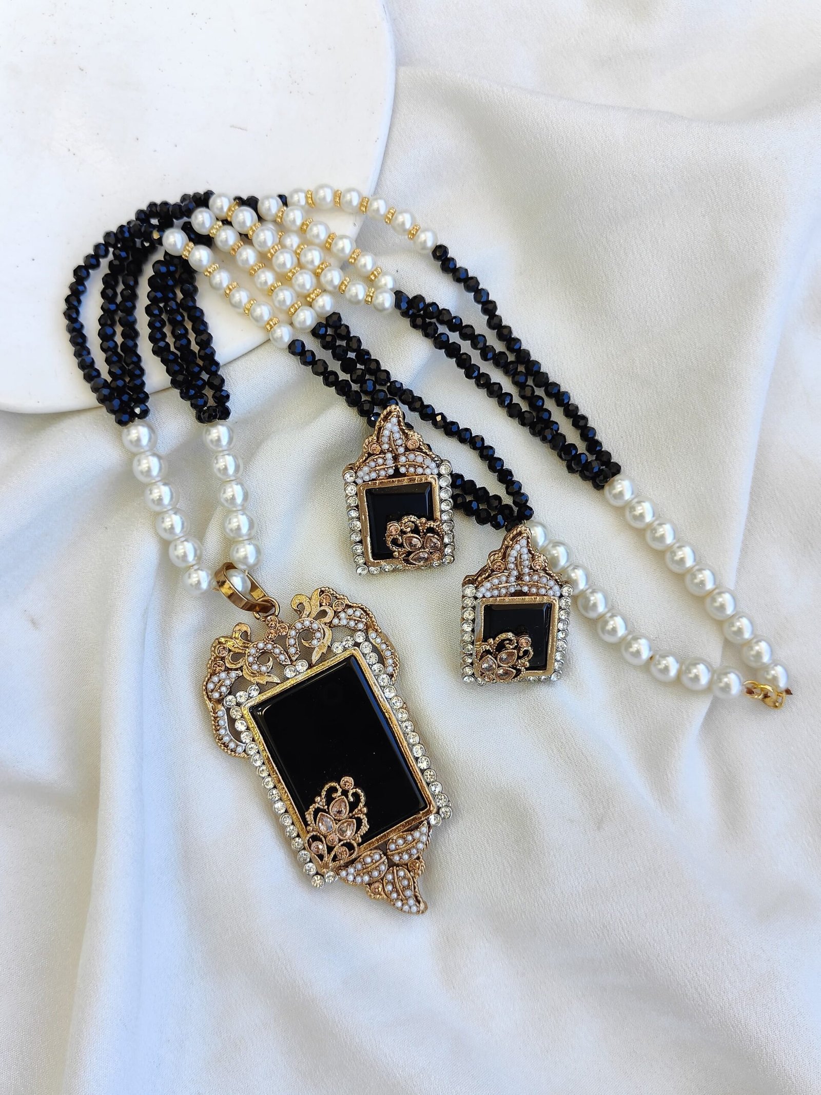 bae1a715-cb71-43f8-a0ce-0b6695cd1295 Egyption mala set - Image 1