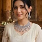 Naseha ad zircon set